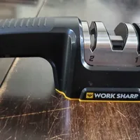Точилка ручная кухонная Work Sharp Kitchen Pull Through Sharpener, WSKTNPTS-I — Photo 16